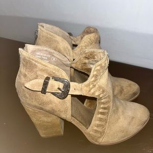 From Buckle. Gently used